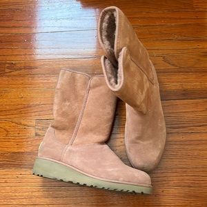 Ugg Amie suede boots